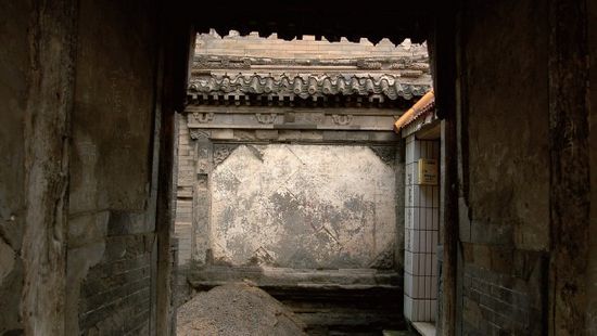 古村古门(摄影:李晓洲) 古村古门(摄影:李晓洲)